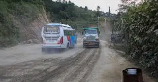 अरनिको राजमार्गमा दुईतर्फी आवागमन