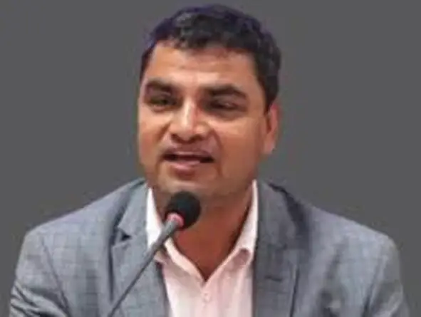 झाडापखाला र हैजाका बिरामीलाई निःशुल्क उपचार गर्न मन्त्री पौडेलको निर्देशन