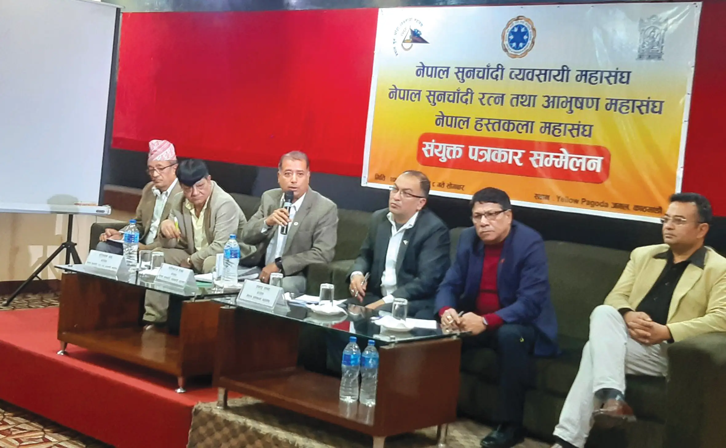 दैनिक १० किलो सुनले बजारको माग धान्न मुस्किल